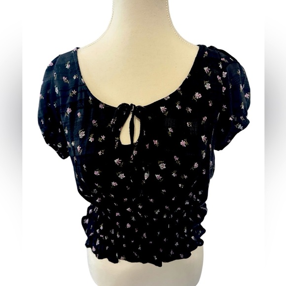 American Eagle Outfitters top, cropped & elasticised waist,  blk floral, Sz SM - Picture 4 of 9